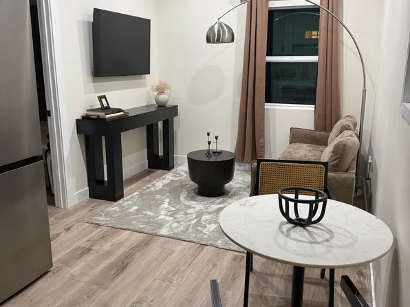 (undisclosed Address), Long Beach, CA 90806