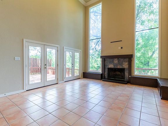 5th image of 10907 Legends Ln