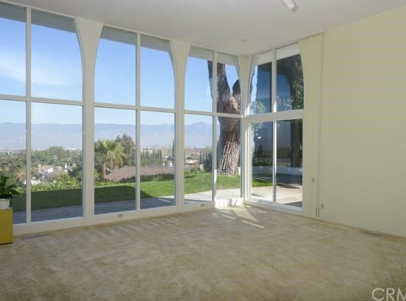 4th image of 25091 Crestview Dr