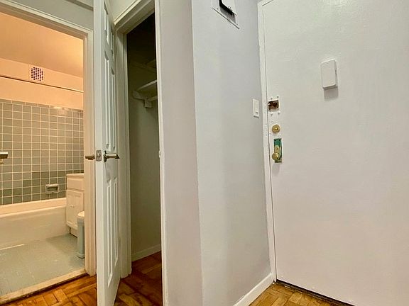 4th image of 200 E 17th St APT 1