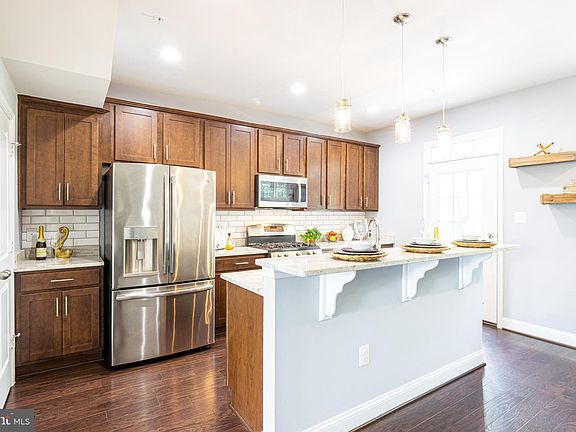 2nd image of 217 Vanguard Ln