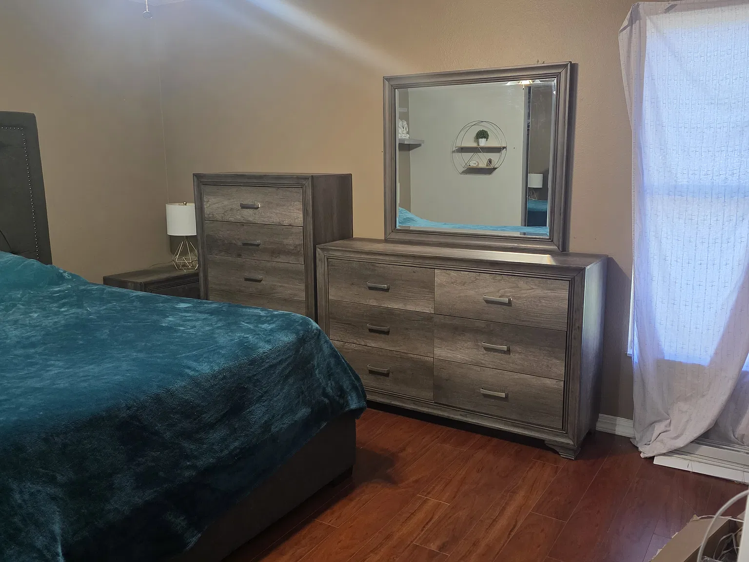 3 bed, 1341 sqft, $1,350 — Photo 2