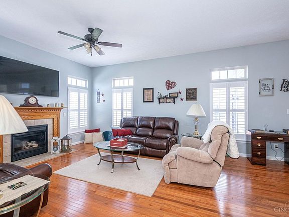 4th image of 125 Brittony Woods Dr