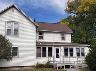 225 2nd St NE, Pipestone, MN 56164