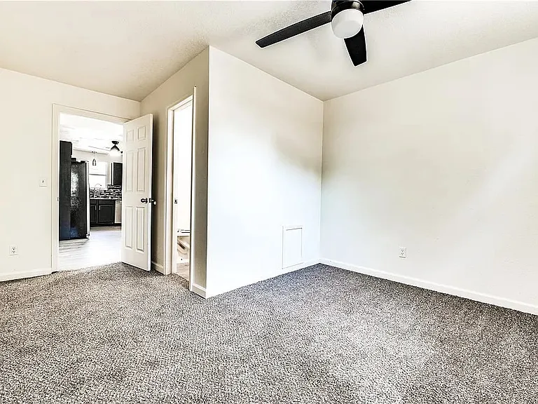 1206 N Markwell Ave — Photo 7