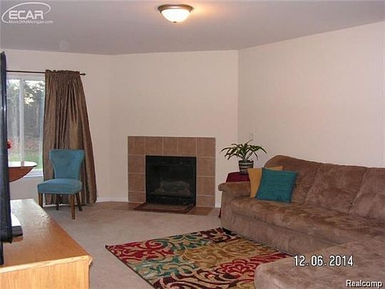 5th image of 8166 Peninsula Cir