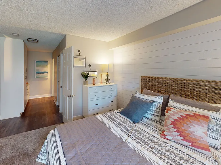 Axiom Tustin — Photo 27