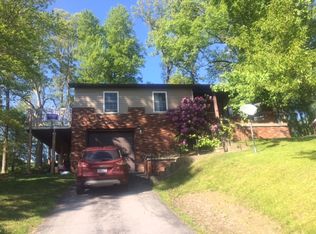 322 Town Mountain Rd, Summersville, WV 26651
