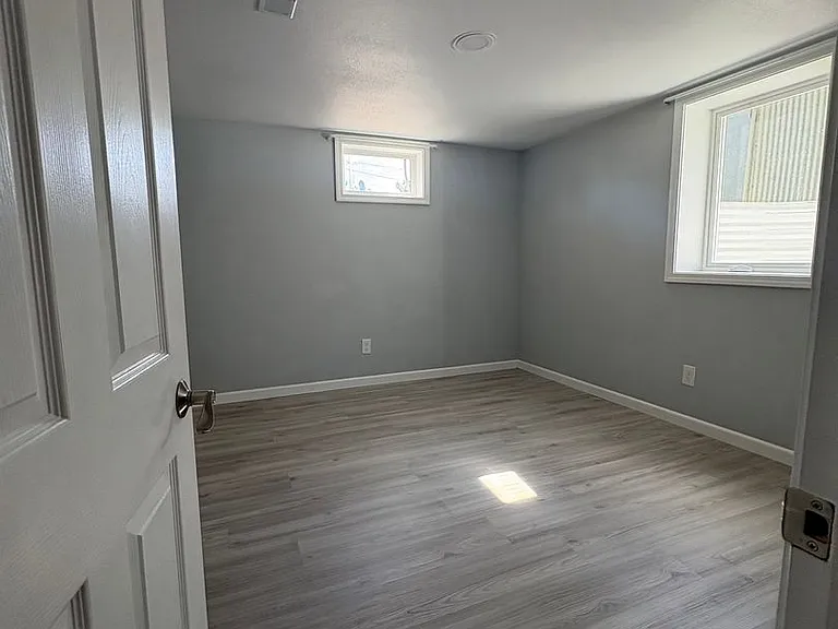 119 4th Ave — Photo 14