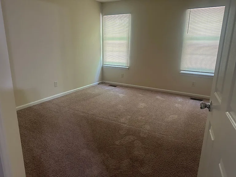 1911 Fidelity Dr — Photo 4