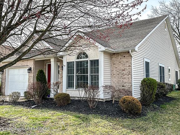 3rd image of 1569 Sweetbay Drive