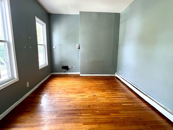 2nd image of 25 Gardner Ave #2