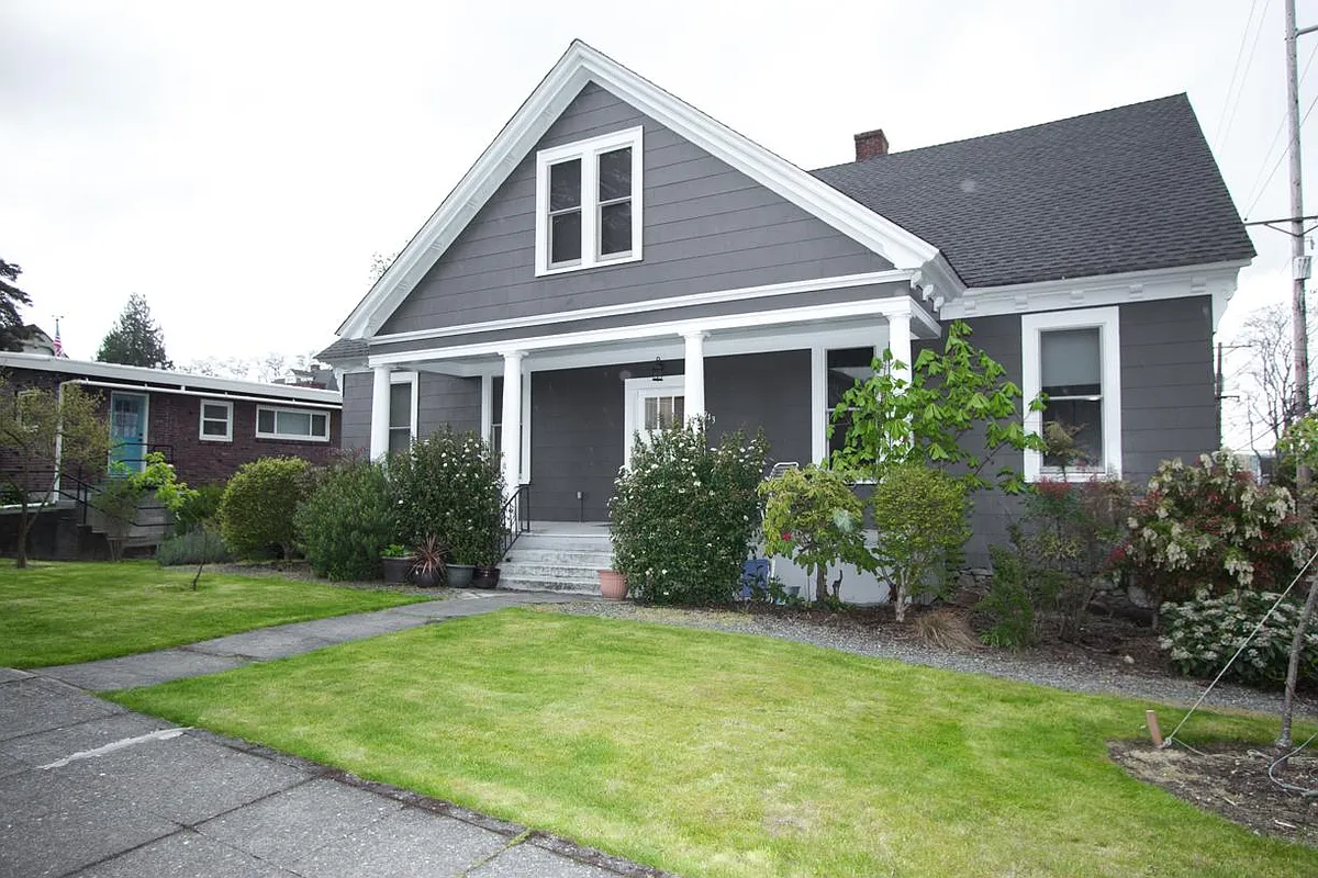 Building Photo - 913 N 6th St #5