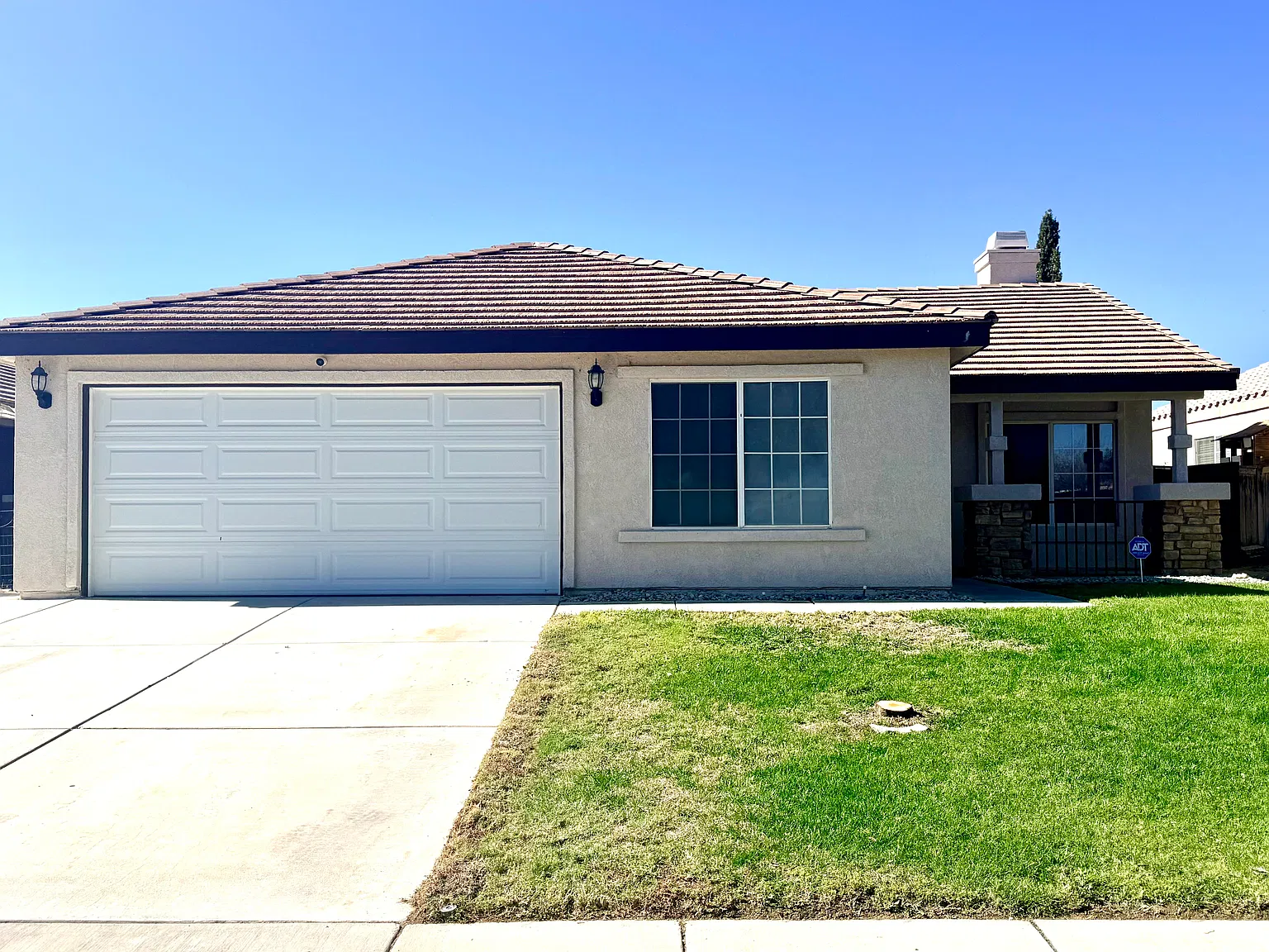 4 bed, 1375 sqft, $2,650 — Photo 1