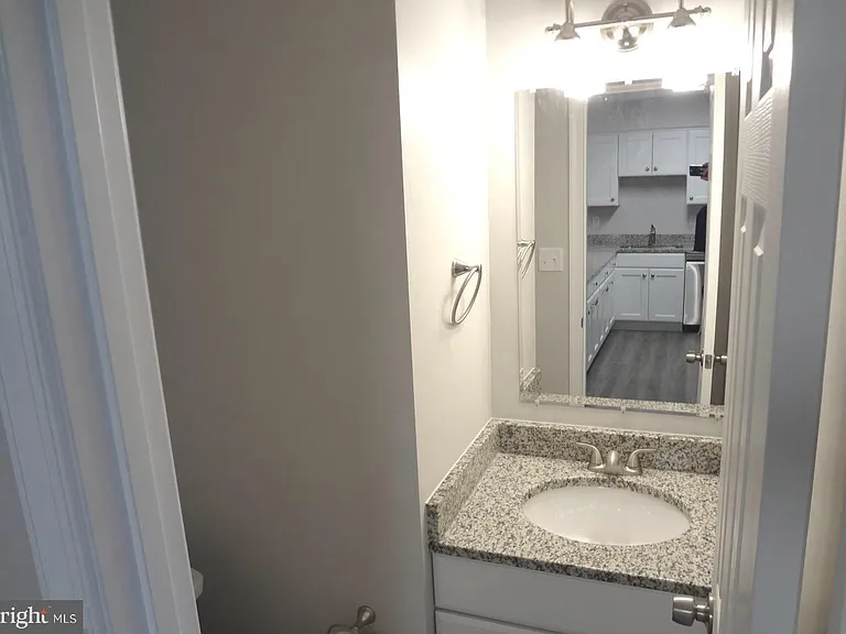 309 Bentley Ct — Photo 5