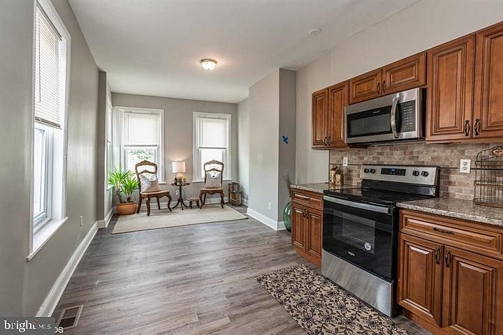 1st image of 1015 W Susquehanna Ave #2