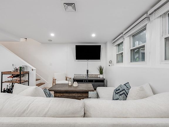 3rd image of 261 Silver St #1