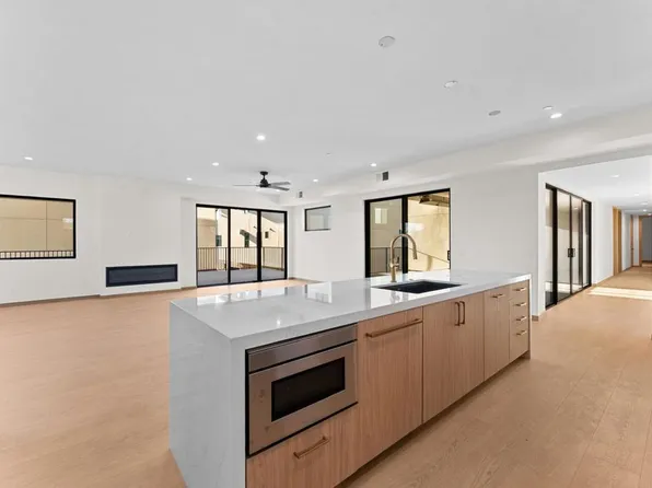 2672 Roosevelt St, Carlsbad, CA 92008