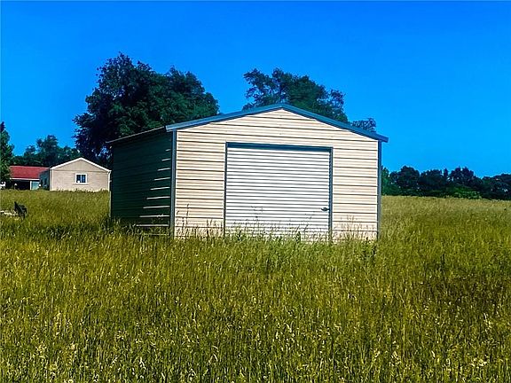 4th image of Twin Pines Dr