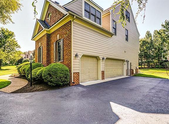 5th image of 4501 Country Lake Pl