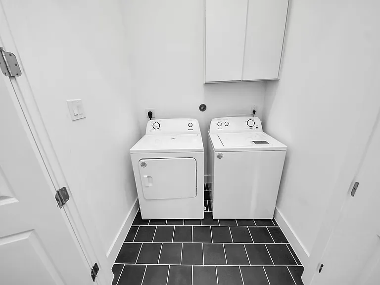 5823 Dolores St — Photo 18