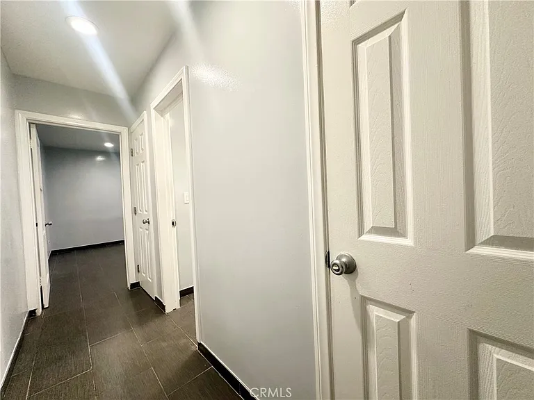 15746 1/2 Magnolia Blvd #JADU — Photo 3