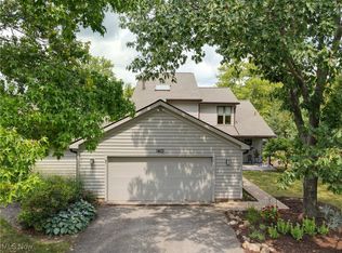 140 S Pintail Dr, Chagrin Falls, OH 44023