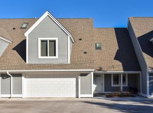 1533 Hollybrook Rd, Wayzata, MN 55391