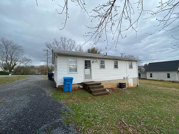 3rd image of 3938 Dakota Ave NW