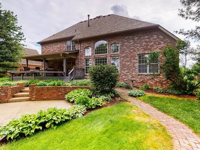 7703 Wolfpen Ridge Dr — Photo 2