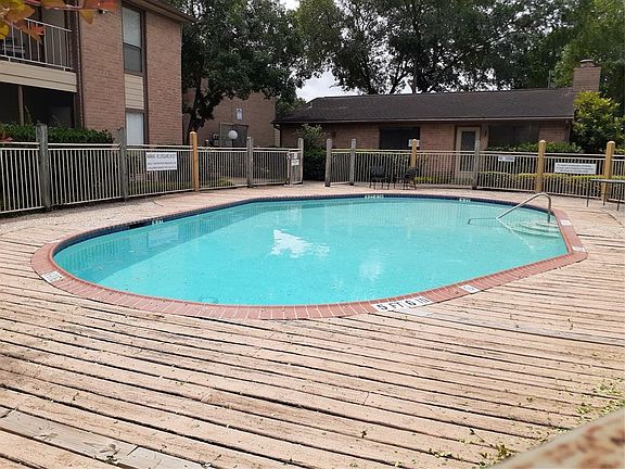 Well maintained pool area close to the unit and mail boxes nearby.