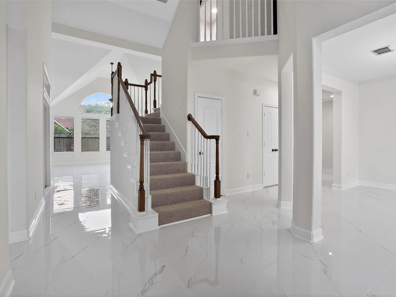 4 bed, 3.0 bath, 3031 sqft, $3,000 — Photo 4