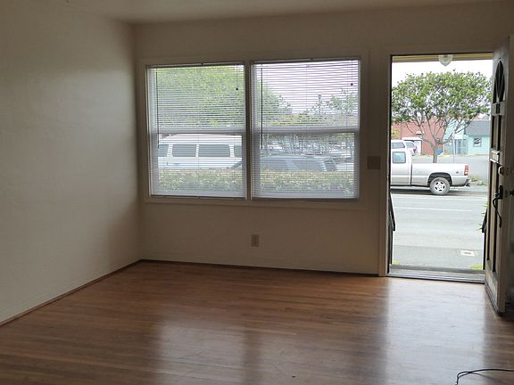 3rd image of 1136 6th St #1136