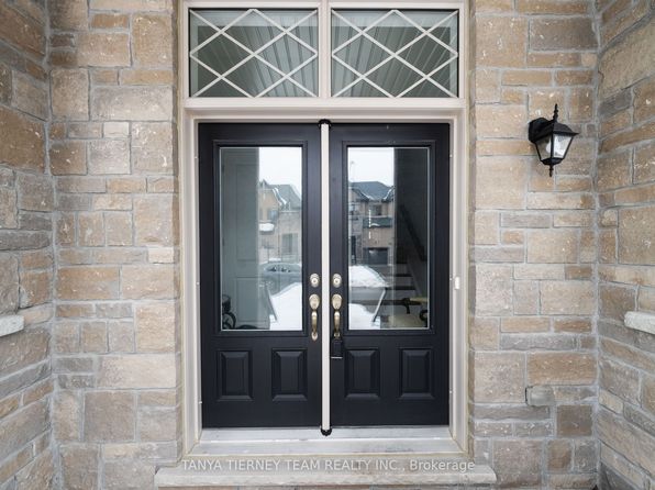 95 Bremner St, Whitby, ON L1R 0P9