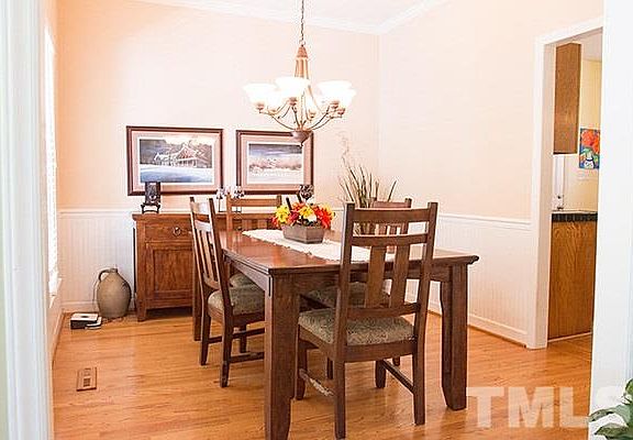 5th image of 2305 Old Oak Pl