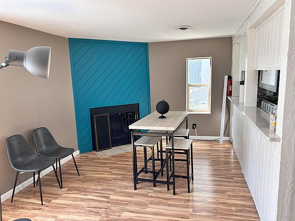 Dining Room/Fireplace