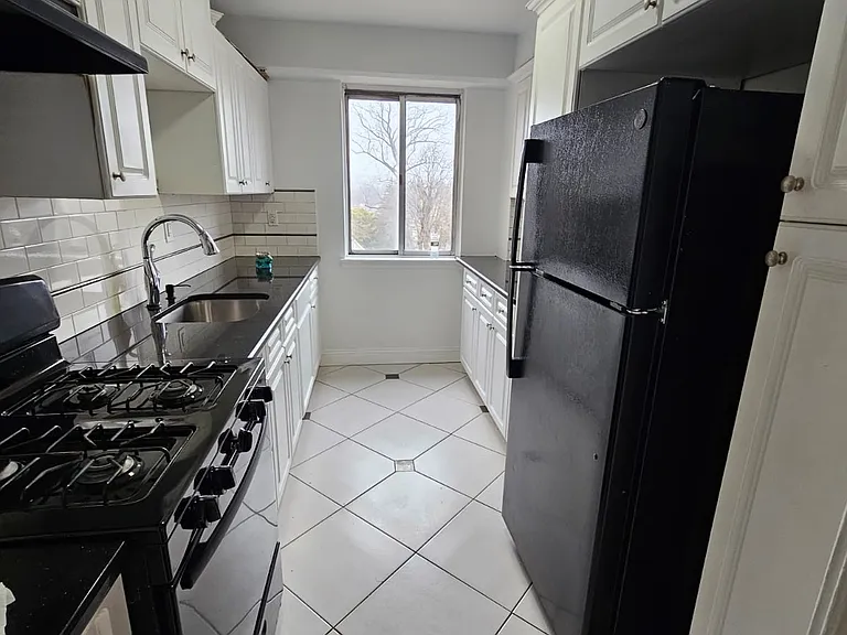 276 Prospect St #5H — Photo 4
