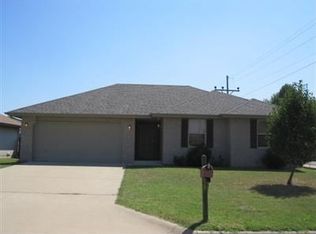 3274 W Scott St, Springfield, MO 65803