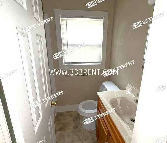 8916 Oak St — Photo 12