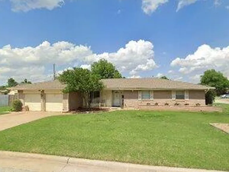 7916 Duane Dr — Photo 1