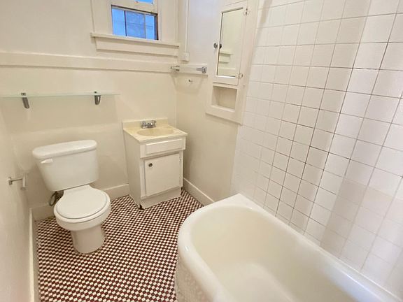 2nd image of 1739 Pine St APT 31