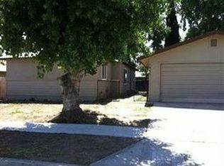 1475 N Barton Ave, Fresno, CA 93703