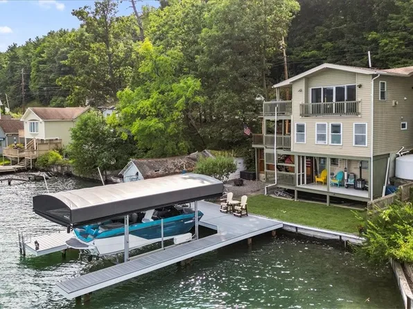 10518 W Lake Rd, Hammondsport, NY 14840