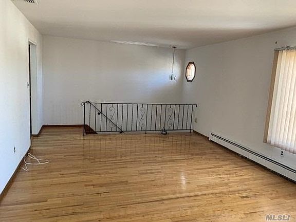 4th image of 2536 Columbus Ave