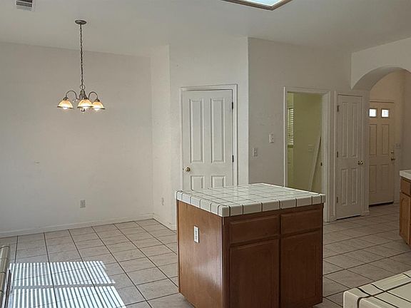 3rd image of 1584 W Norfolk Dr