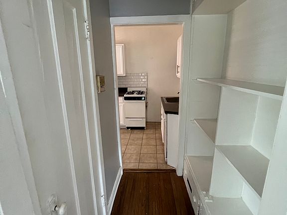 4th image of 815 W Bradley Pl #Fdf748a70