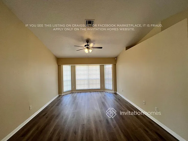 1933 SW Lennox St — Photo 10
