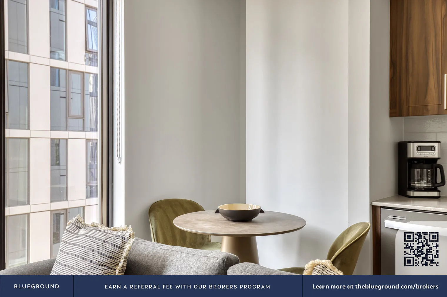 Studio, 1.0 bath, 381 sqft, $2,270 — Photo 3