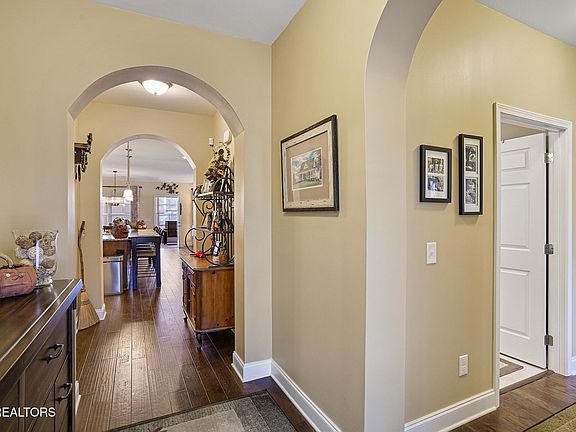3rd image of 2707 Tallgrass Ln