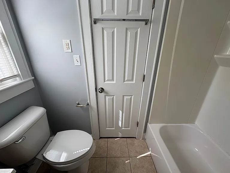 1832 Garibaldi Ave — Photo 19